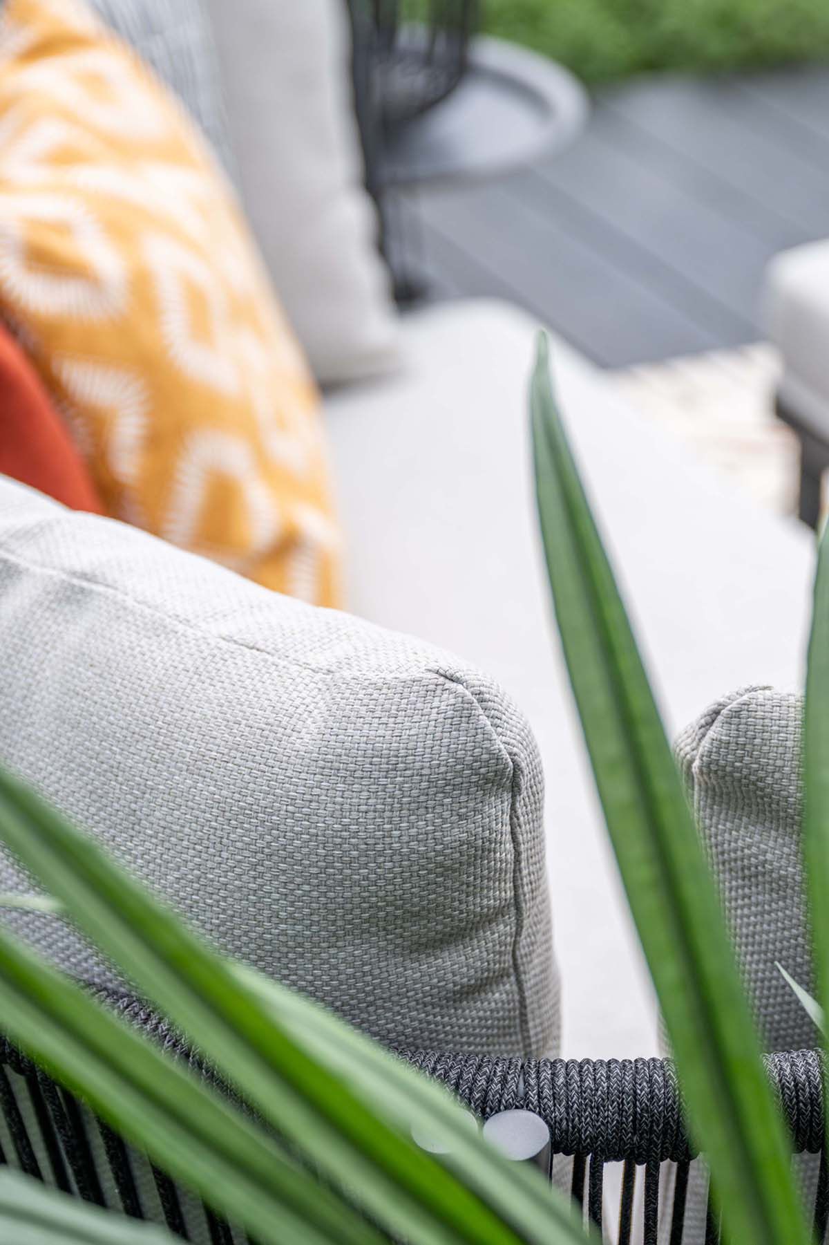 San Remo daybed - carbon black - rope lava black - valley sand