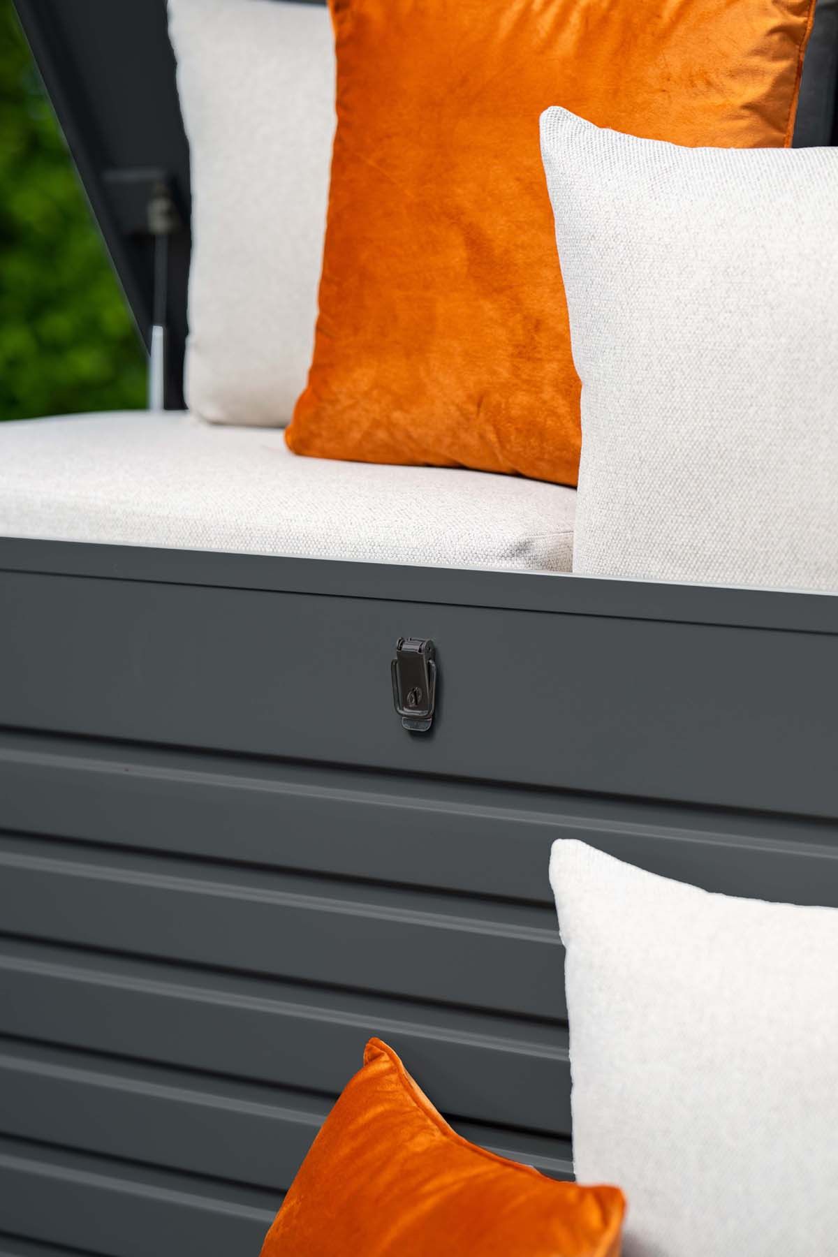Cambridge cushionbox - 141x73xH72 cm  -  carbon black
