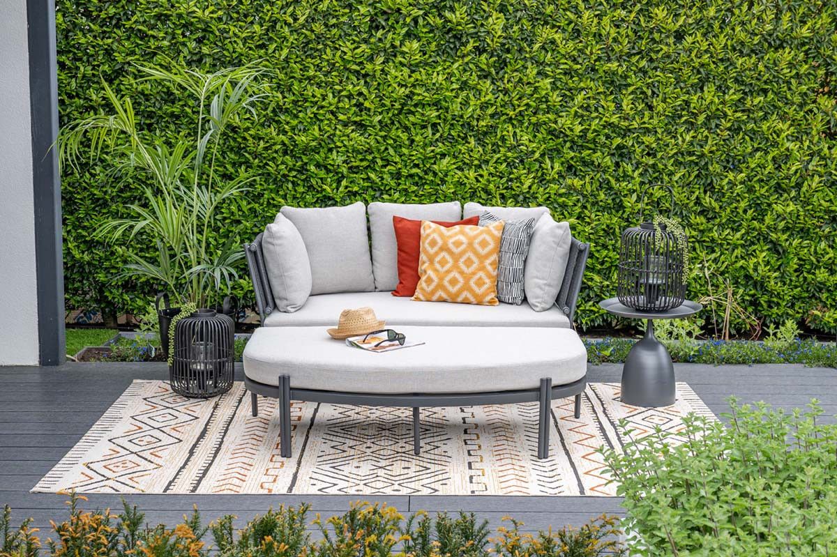 San Remo daybed - carbon black - rope lava black - valley sand